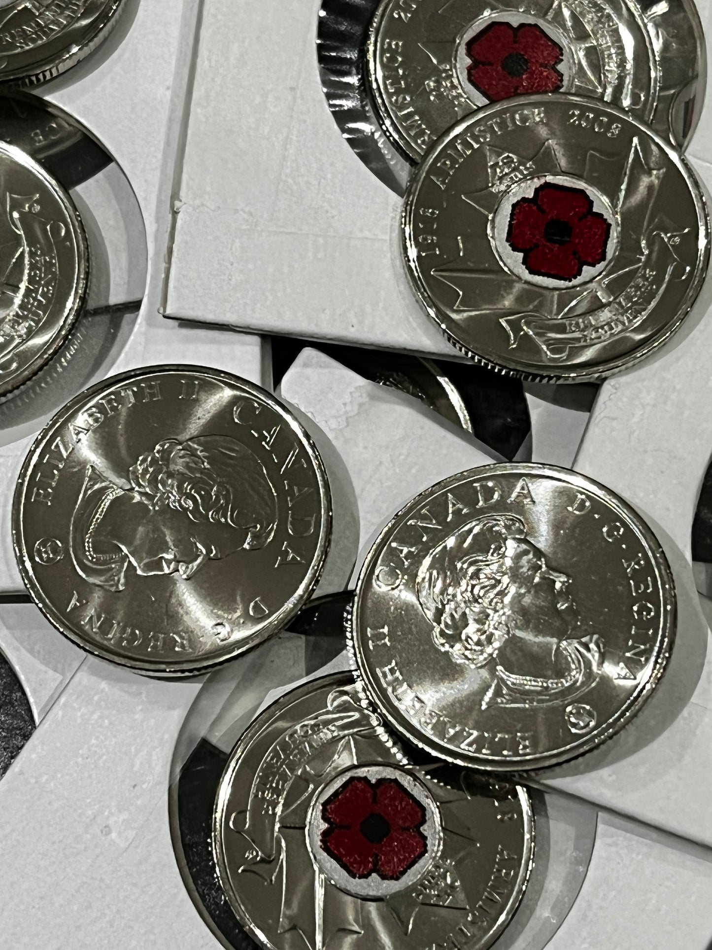2008 25c Quarter - Poppy Color Coin - Royal Canadian Mint Coin RCM $0.25 WW1 WW2